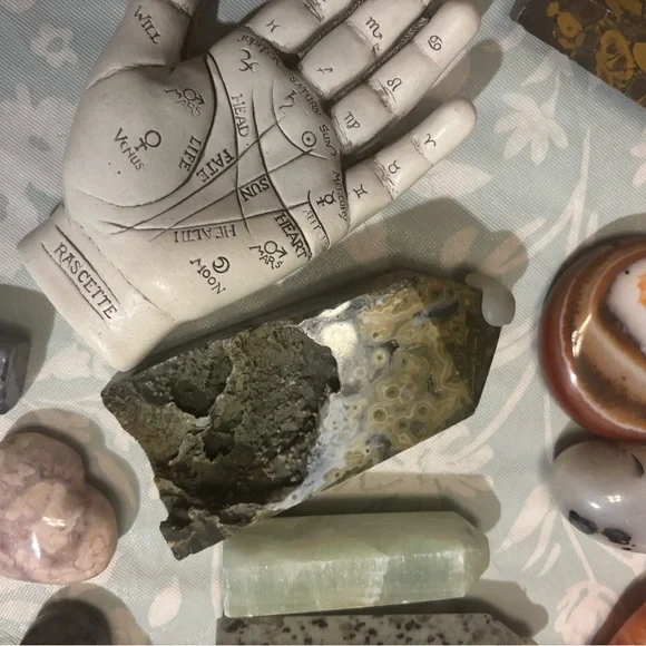 Assorted Crystal and Stone Collection - Picture 3 of 7